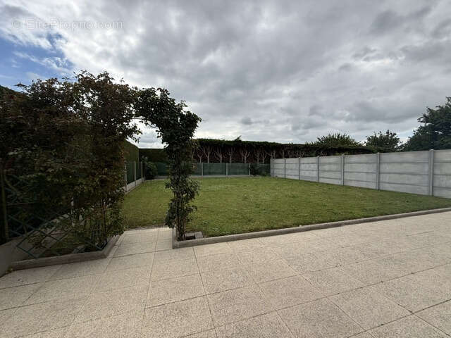 Maison à GREGES