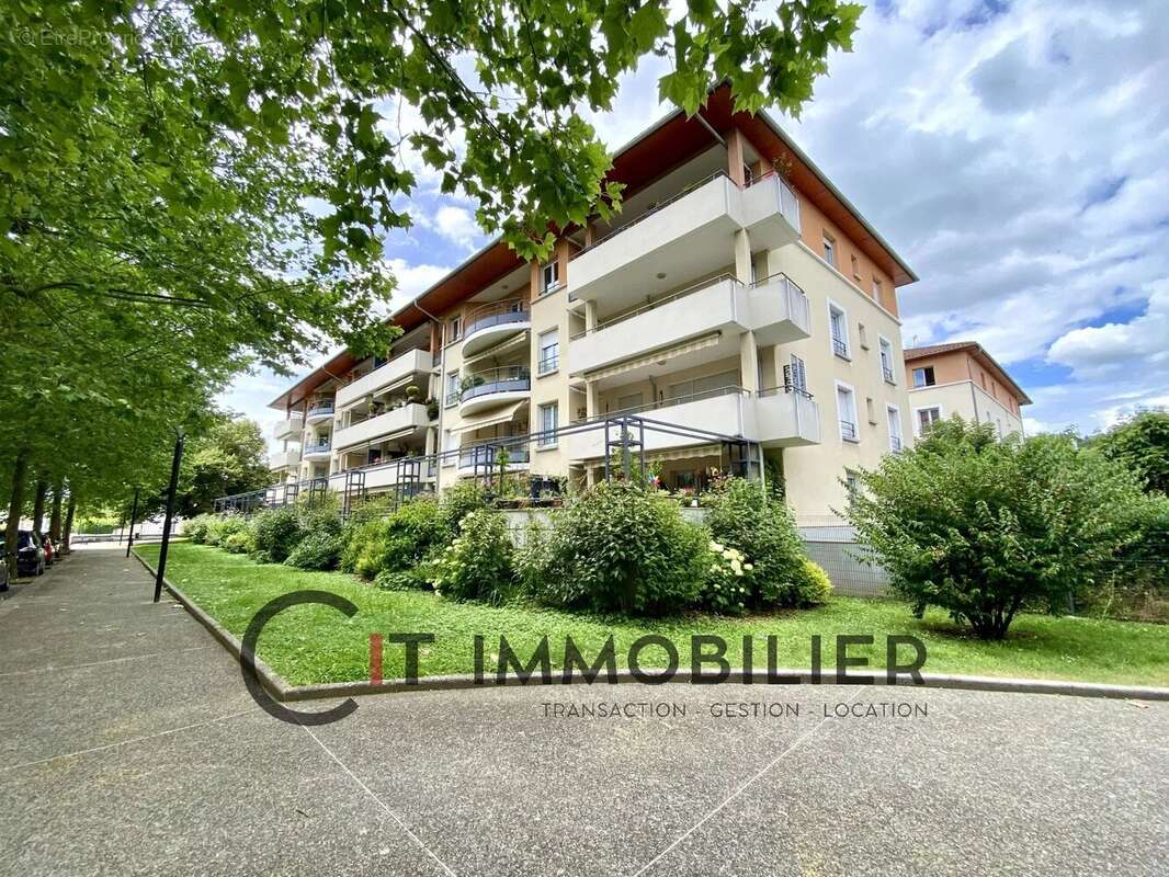 Appartement à LA TOUR-DU-PIN