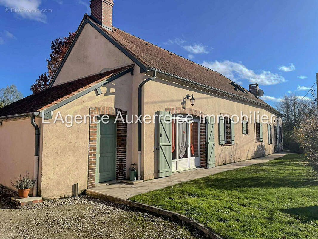 Maison à TOUCY