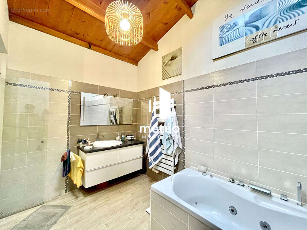 Maison à TALMONT-SAINT-HILAIRE