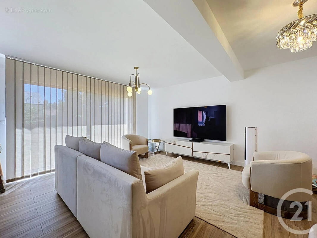 Maison 138 m² à Saint-Denis-En-Val  - photo 1