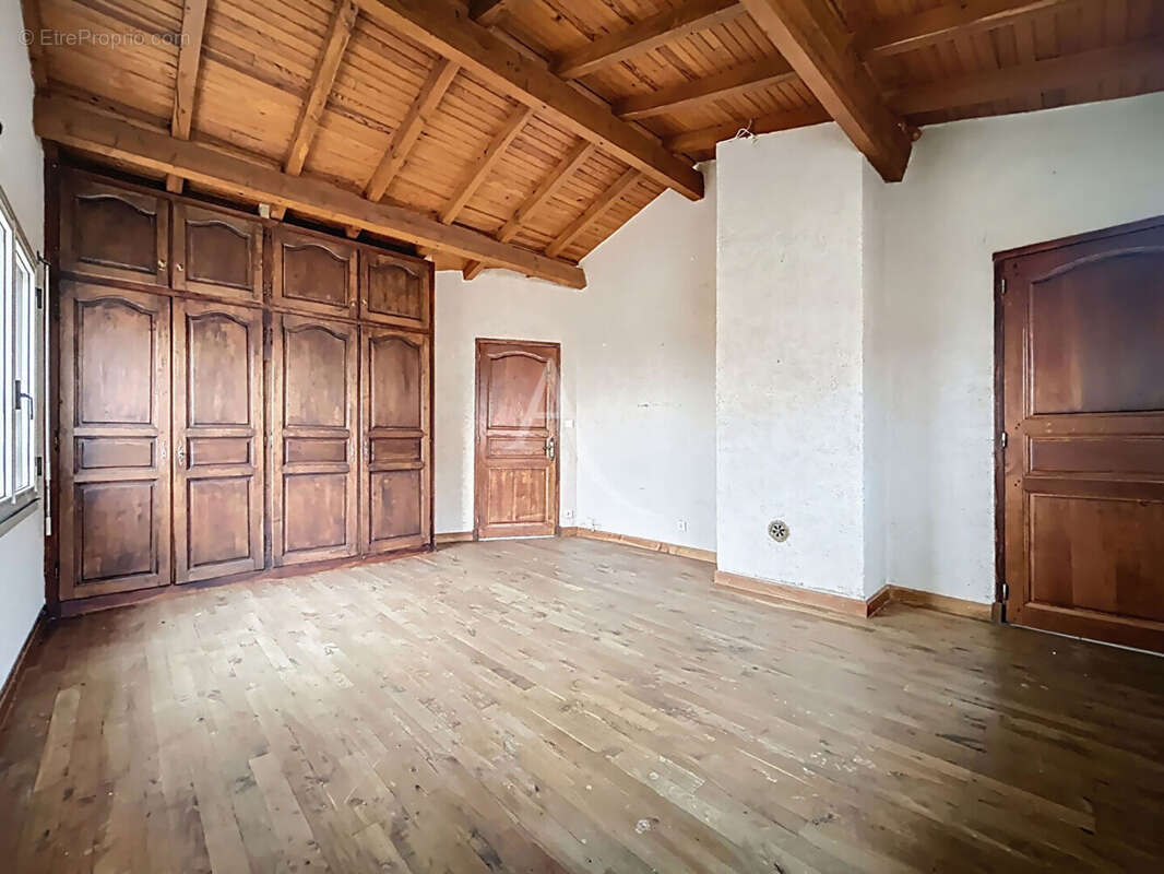 31380  Montjoire  Maison 7 pièce(s) 182.78 m2 - photo 7