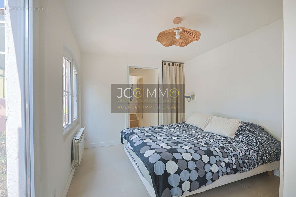 Maison d'exception   t4 de 98 m2   rooftop   vue mer   garage - photo 13