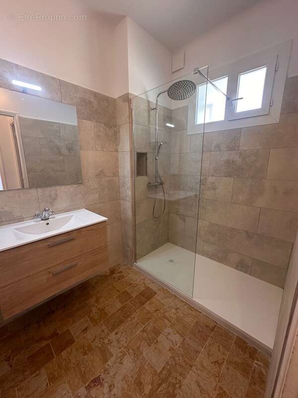 AJACCIO St Jean - T4 80m2 avec terrasse, vue dégagée, grenier et parking privé - 290000 € - - photo 6