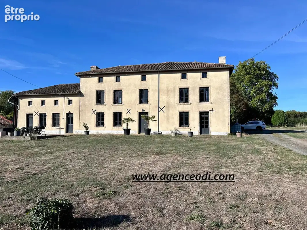Maison proche Melle 5 pièce(s) 296 m2 - photo 1
