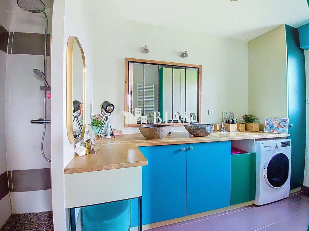 Maison à BOURG-ACHARD