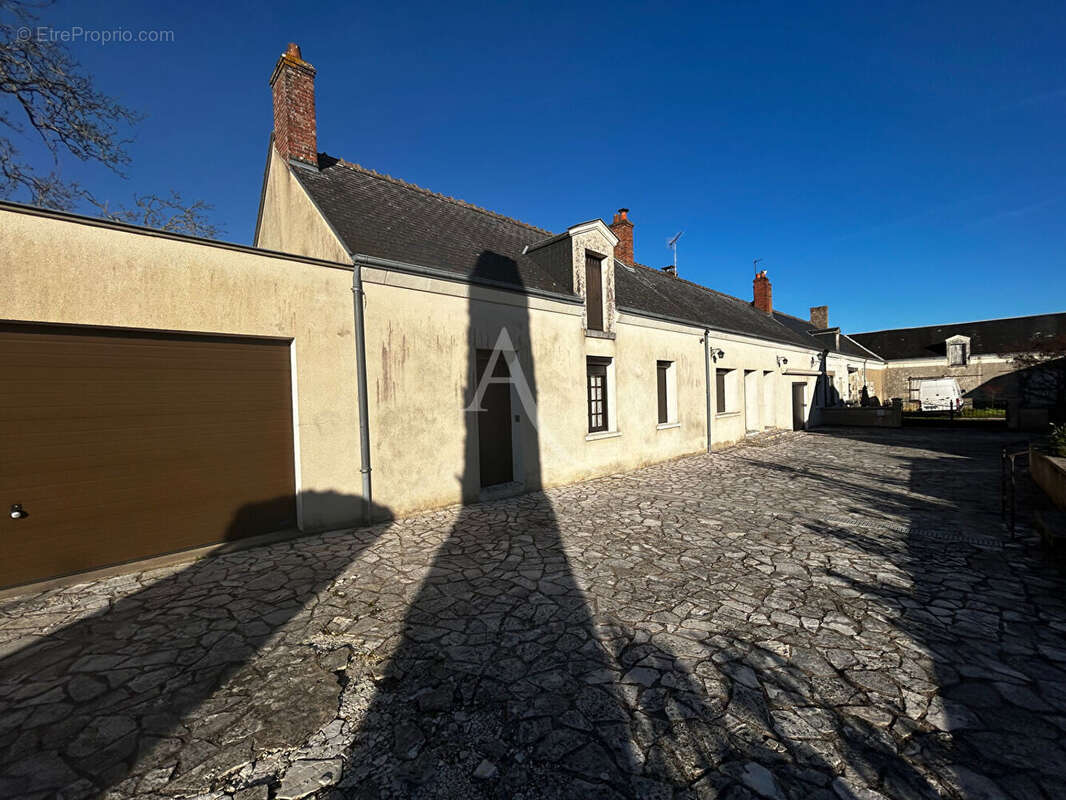Maison à CONTRES