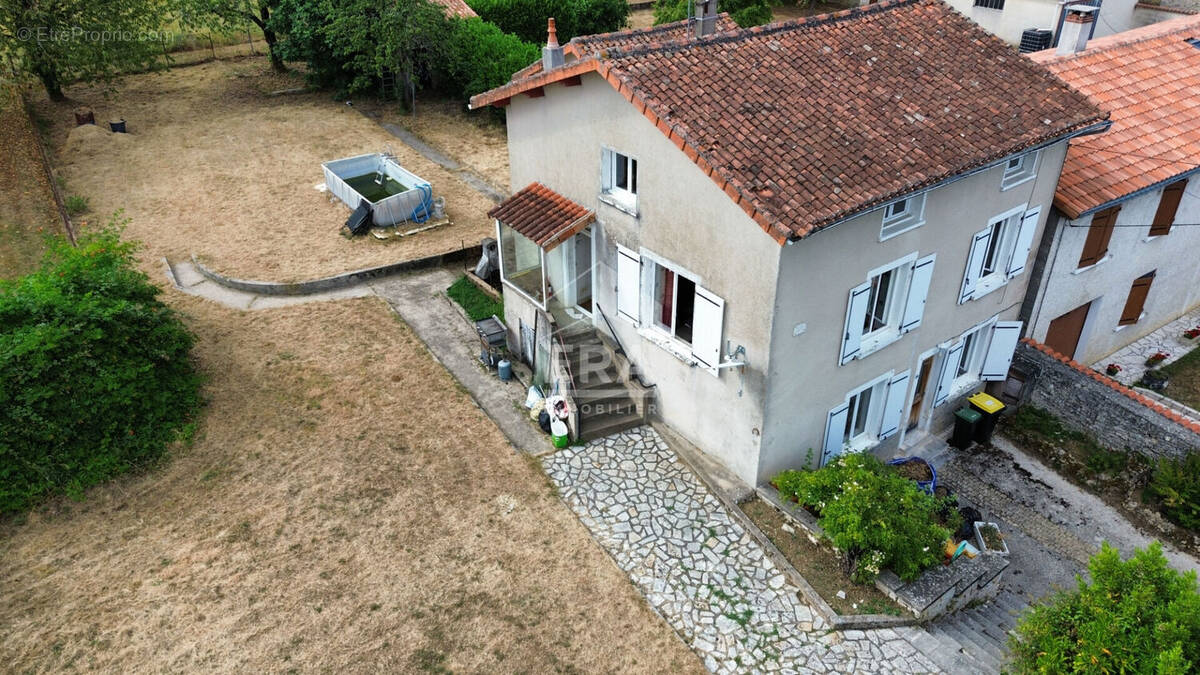 Maison à CHAMPAGNE-MOUTON