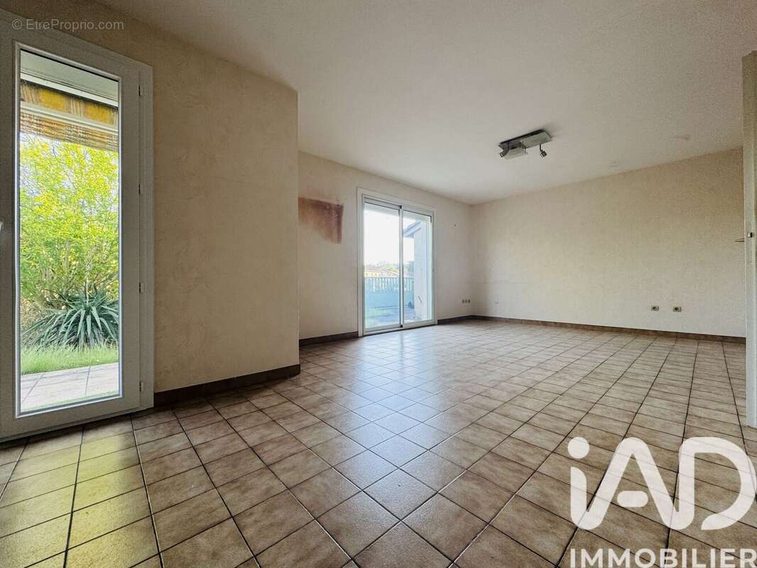 Maison 92 m² à Espalais  - photo 3
