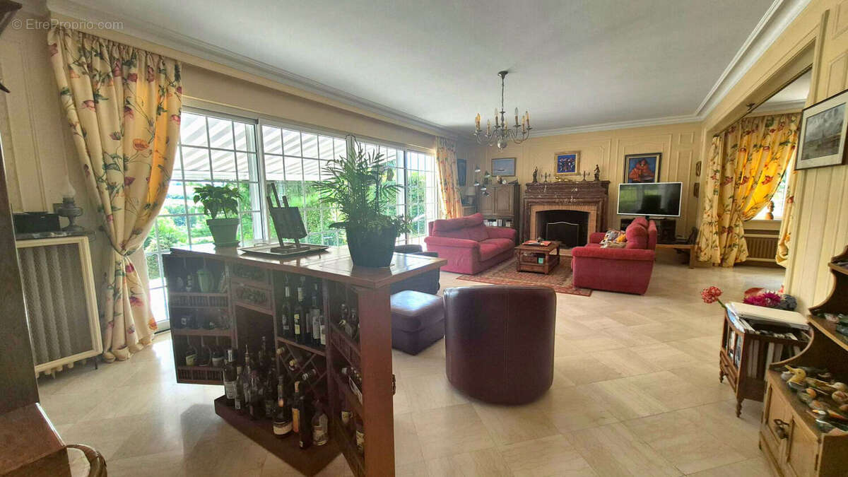 MONTIVILLIERS - Maison familiale 240 m² - 6 chambres - Terrain 3 500 m² - Vue dégagée - photo 5