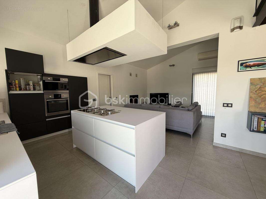 Villa plain pied frontignan- 3 chambres- piscine - photo 2
