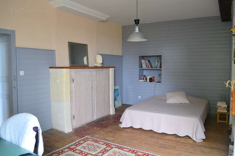 Maison à SALLES-LAVALETTE