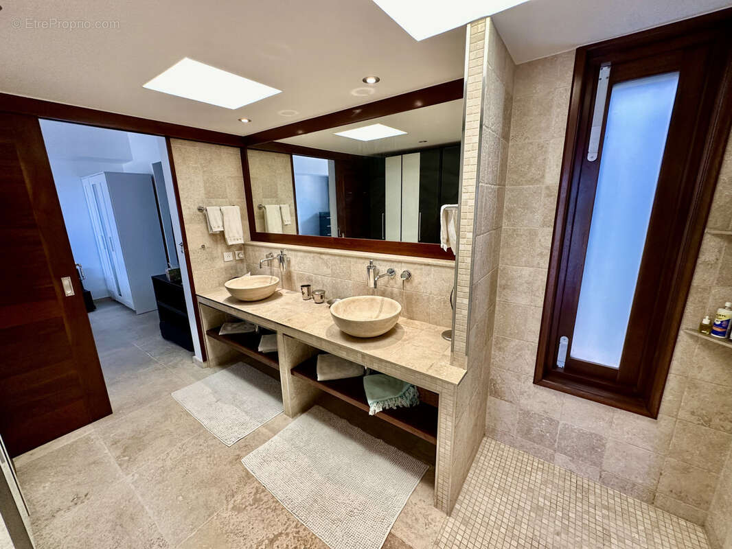 Maison à CAPESTERRE-BELLE-EAU