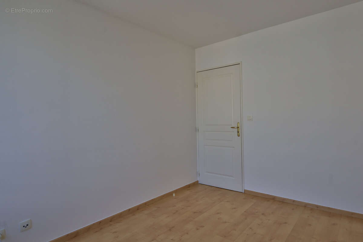 Appartement Type 3 - 62,02 m2 habitables (LOI CARREZ) - Garage - photo 9