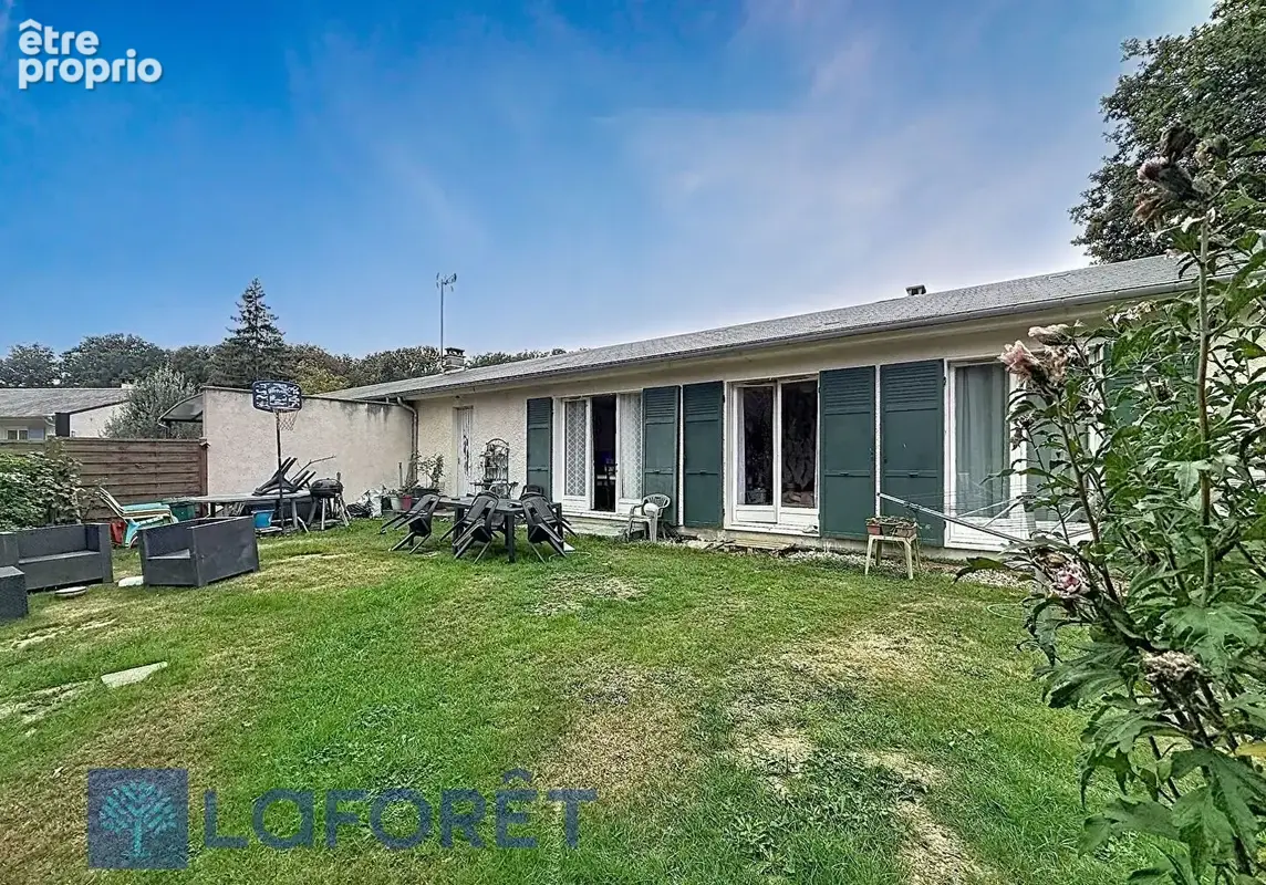 À vendre - maison de plain-pied à saint-sébastien-de-morsent - photo 2