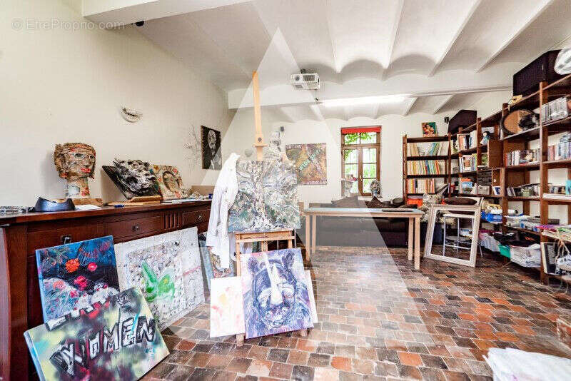 Maison à TAISNIERES-SUR-HON