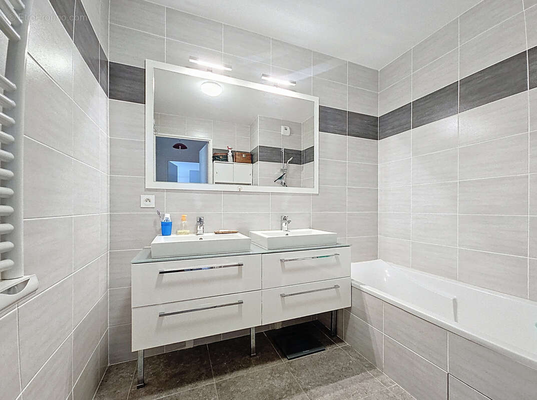 Appartement à MEYLAN