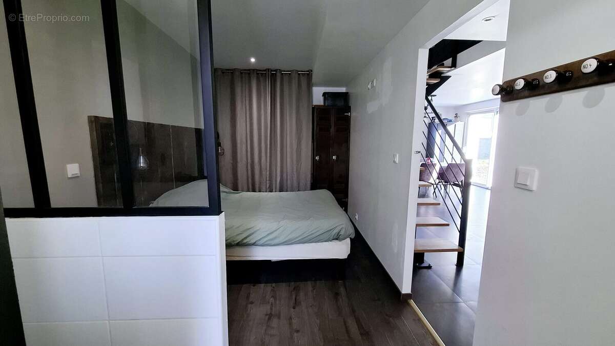 Maison à TREDREZ-LOCQUEMEAU