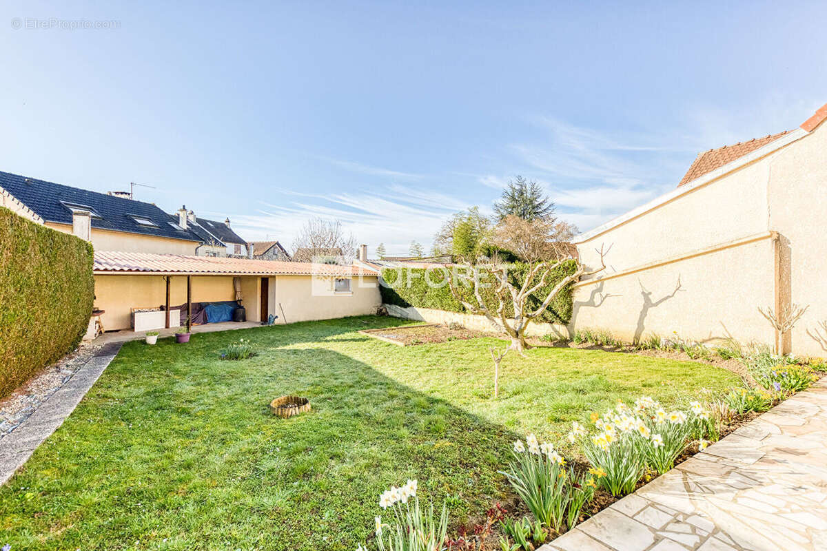 Maison à PONTAULT-COMBAULT