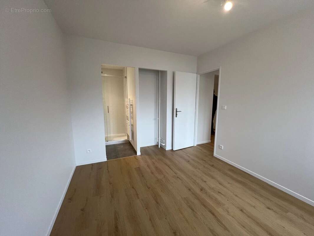 Appartement de 90 m² avec parking  - Secteur prisé rue Blatin - photo 9