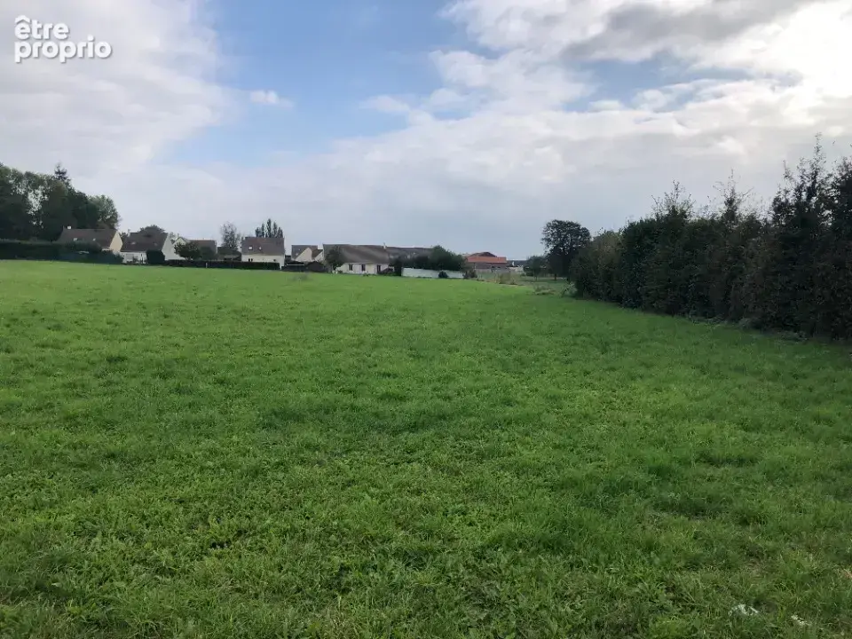 Photo Terrain à Thury-En-Valois au prix de 90 000€