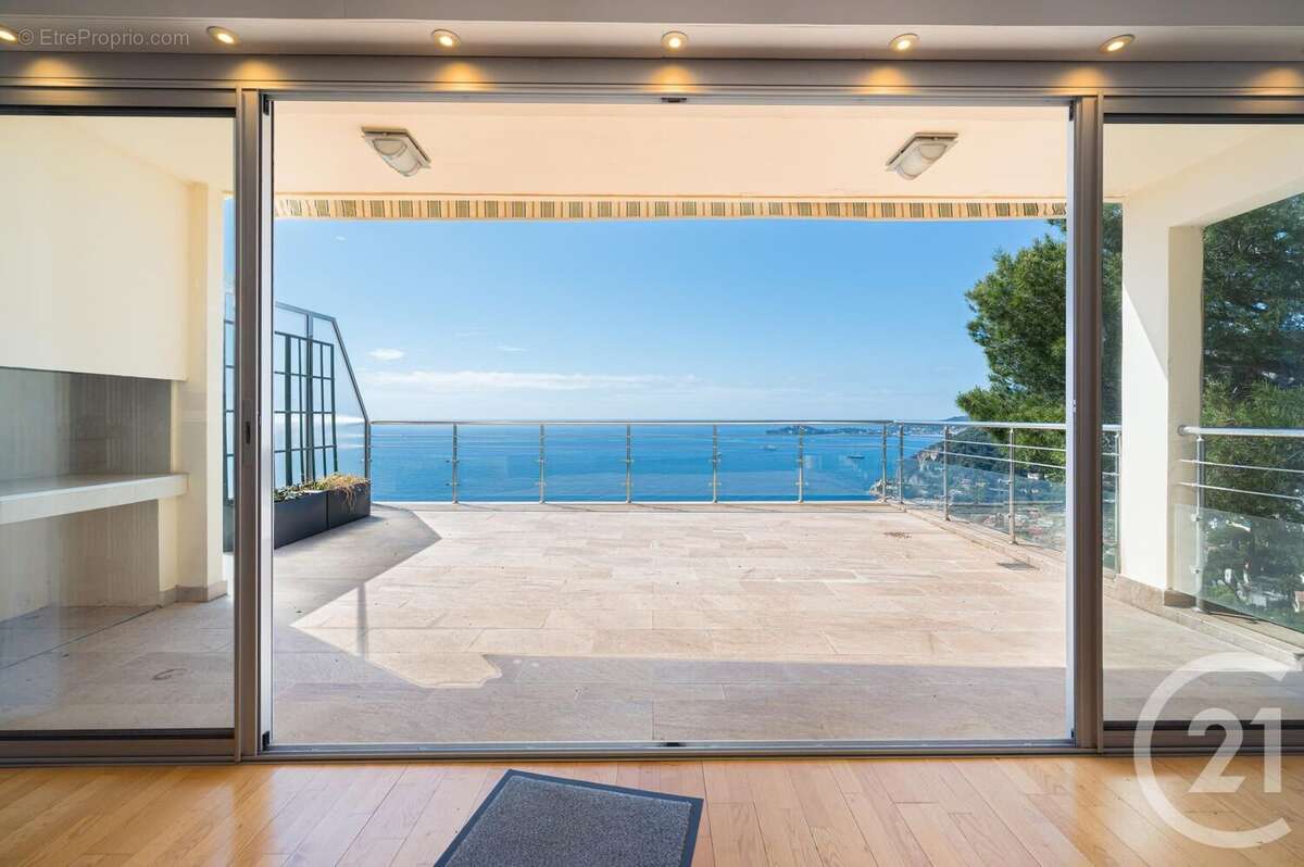 Appartement à EZE