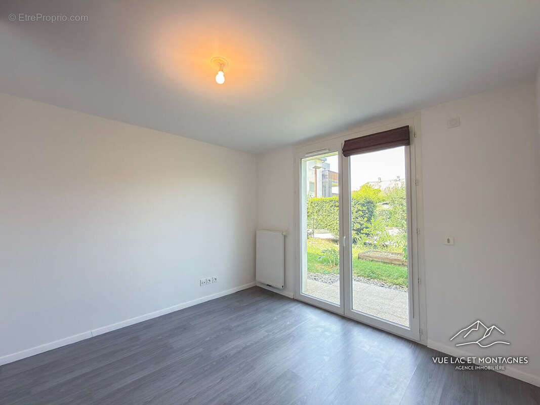 Appartement T2 43 m²  Rez-de-jardin, jardin privatif 96 m², garage fermé - photo 10