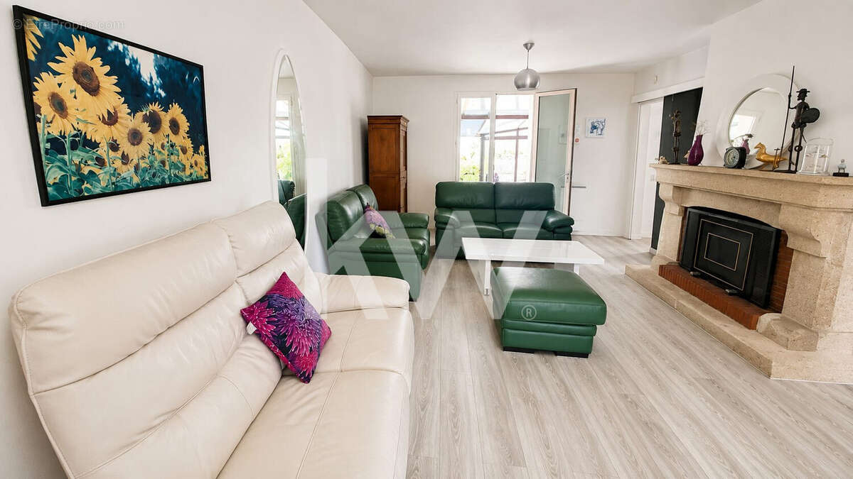 Maison 103 m² à Sours  - photo 3