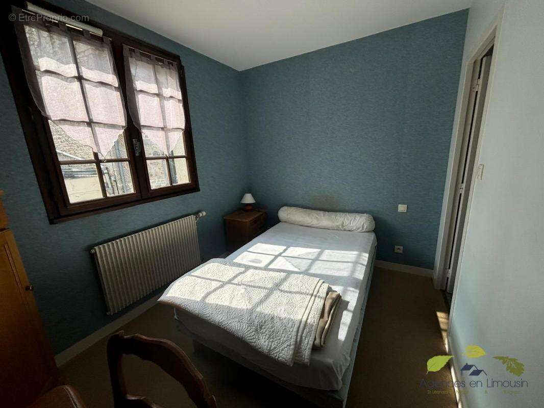 Appartement à SAUVIAT-SUR-VIGE