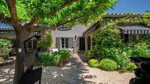 Maison 200 m² à Maussane-Les-Alpilles  - photo 3