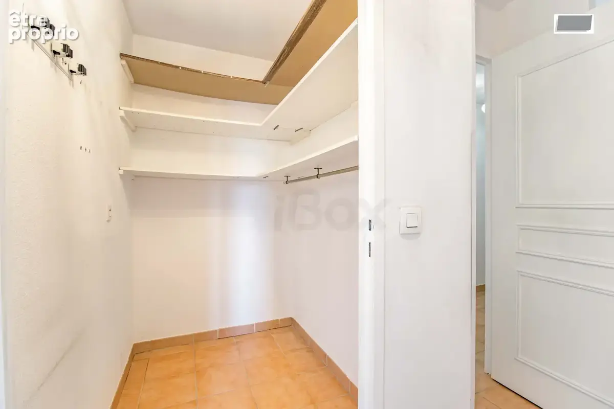 Toulon, Aguillon, 4 pièces climatisé, traversant, 85 M2, double terrasses, vue dégagée, possibilité garage. - photo 11