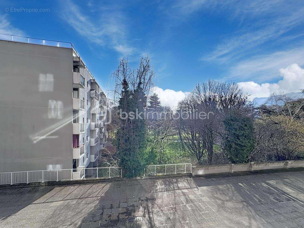 Appartement 5 pièces de 101 m² avec terrasse – Échirolles - photo 9