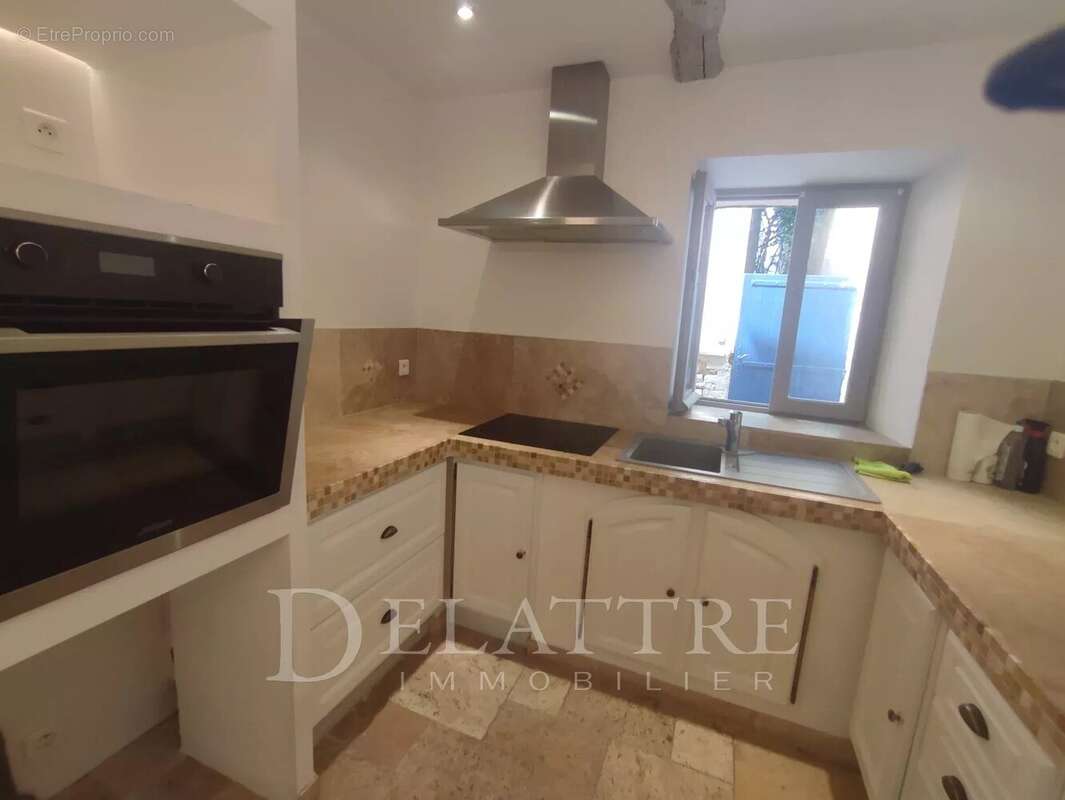 Appartement à CHATEAUNEUF-GRASSE