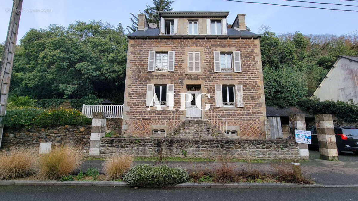 Maison à PLOUEZEC