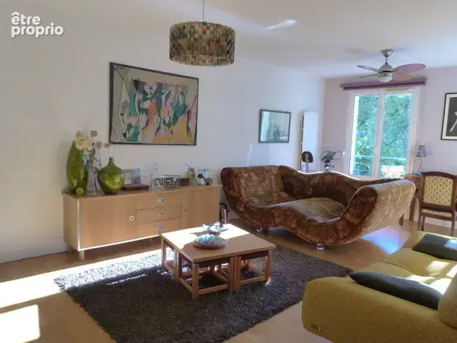 BORDEAUX - T3 lumineux de 76,36 m² avec parking, cave et DPE B - photo 1