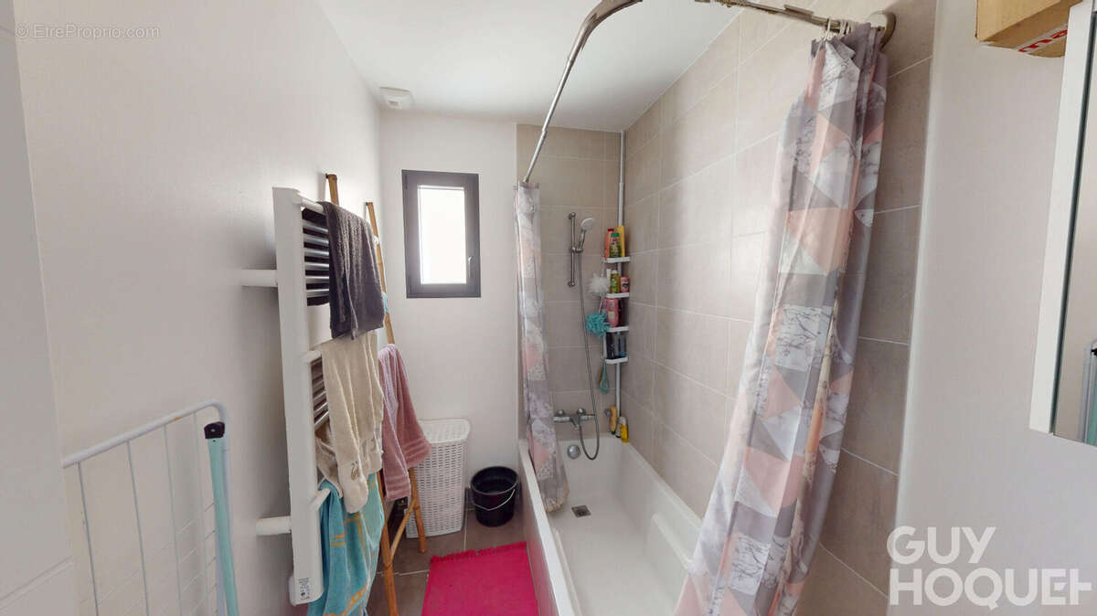 Maison à FONTAINE-LE-COMTE