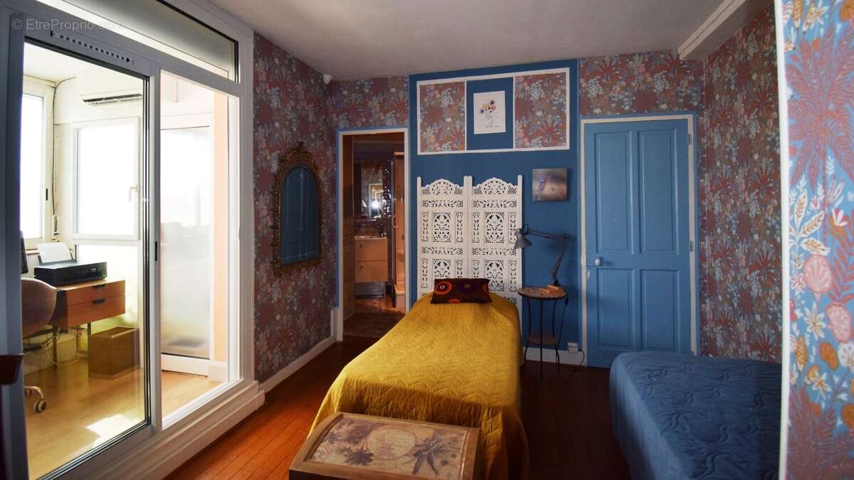 À VENDRE - PROCHE PARC DES SOURCES - Appartement T2 bis centre-ville de VICHY avec vue dégagée - photo 10