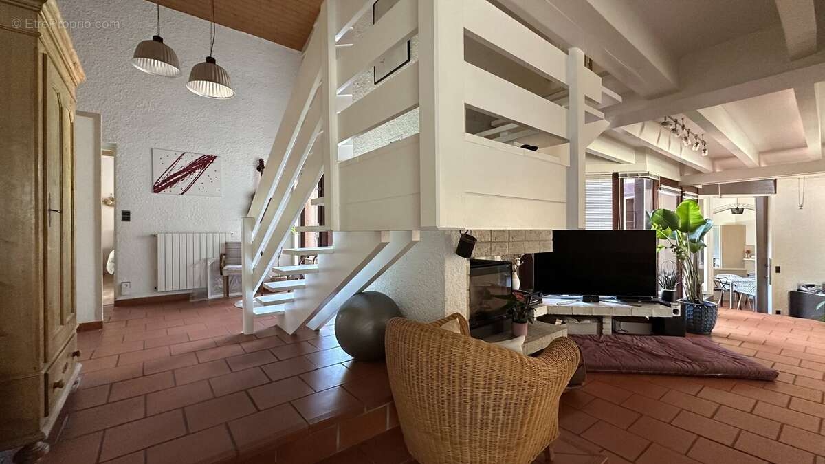 Villa d'architecte de type t7 de 188 m2 sur 2 hectares - photo 12