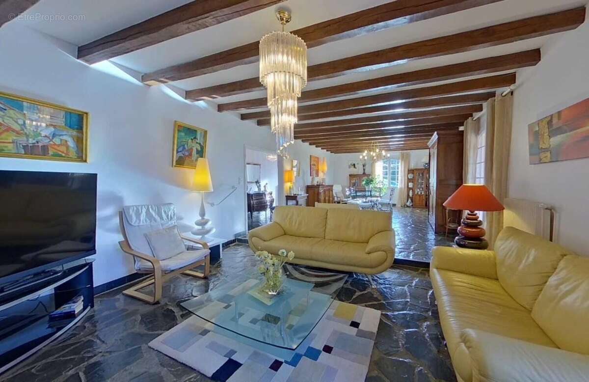   - Maison à MONTASTRUC-LA-CONSEILLERE