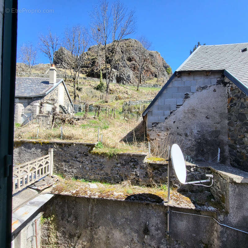 Maison à APCHON