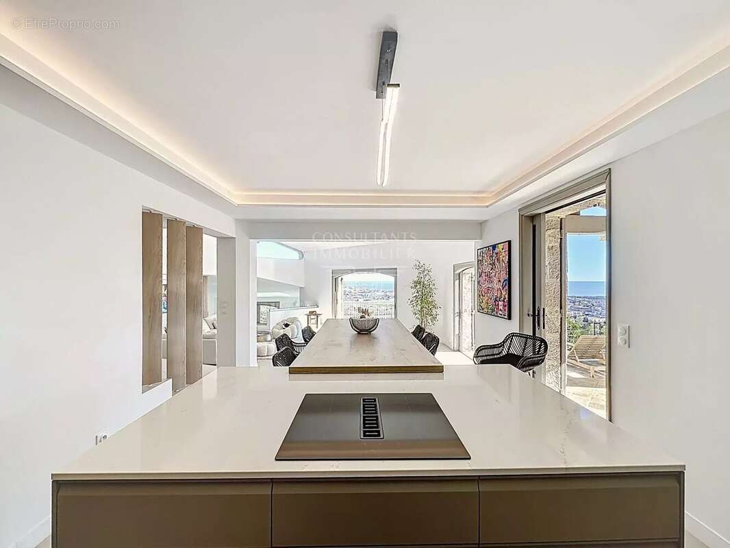 Maison à MANDELIEU-LA-NAPOULE