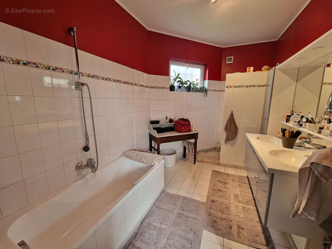 Maison à POULIGNY-SAINT-PIERRE