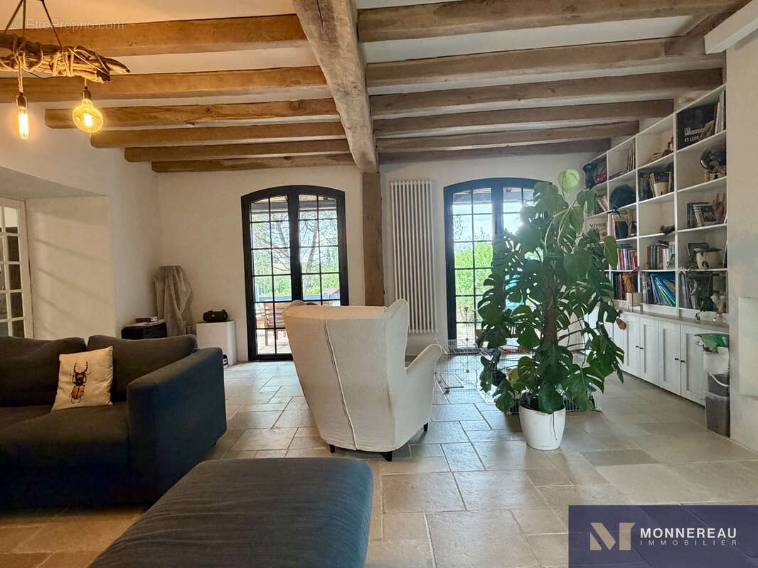 Maison ancienne renovee avec beau jardin - photo 8
