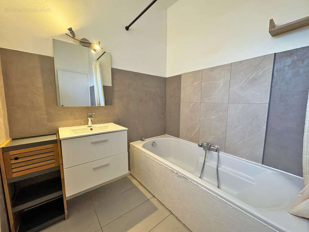 Appartement à VALLAURIS