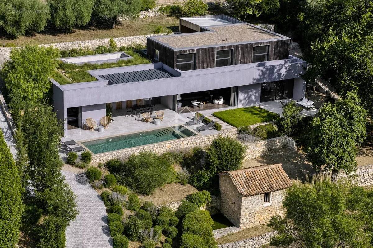 Maison à VALBONNE