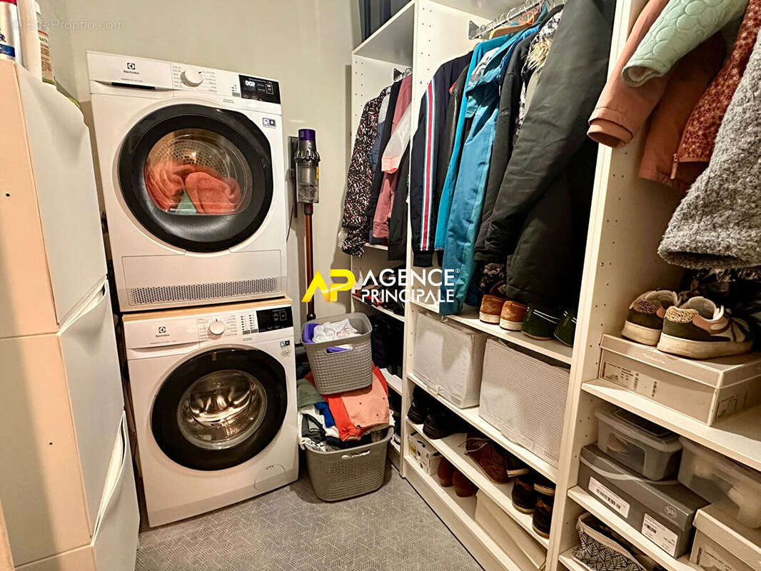 Appartement à SARTROUVILLE