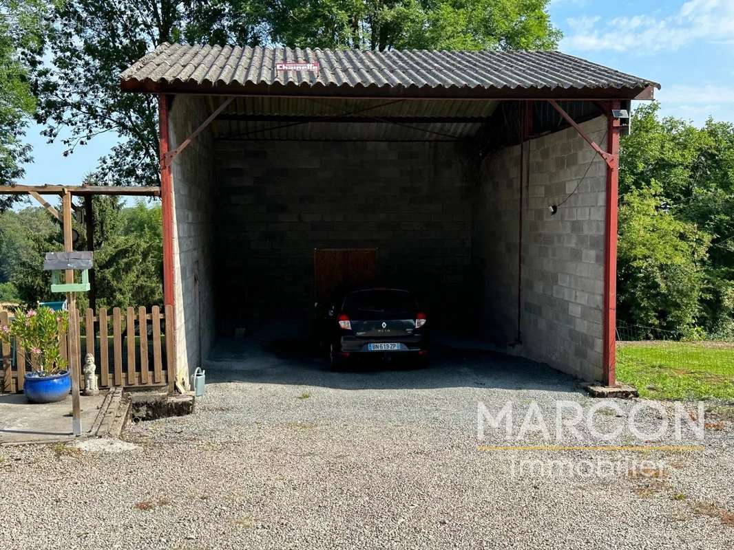 Maison à SAINT-LEGER-BRIDEREIX