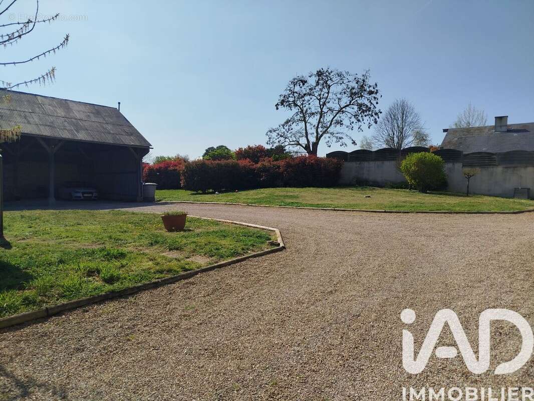 Photo 2 - Maison à CHINON