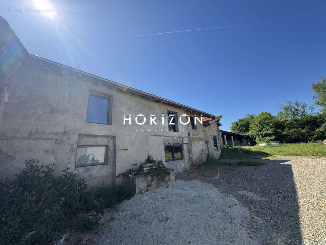 Maison à MOGNENEINS