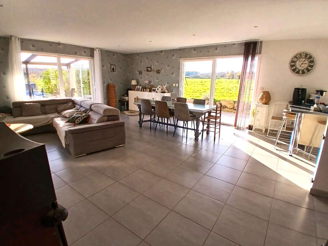 Maison à SAINT-REMIMONT